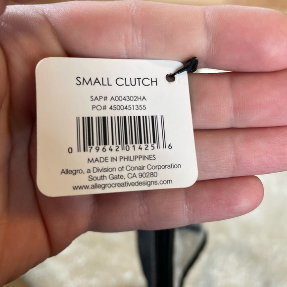 Basics makeup bag - Picture 3 of 5